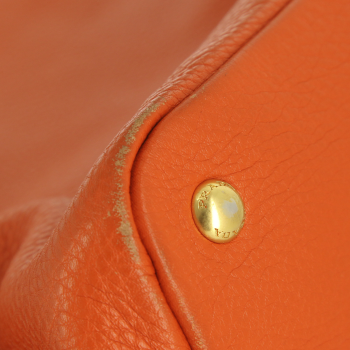 Prada Sac Cabas shopping bag in orange grained leather - Detail D5