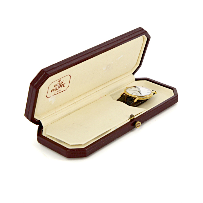 Patek Philippe Calatrava Clous De Paris watch in yellow gold Circa  1990 - Detail D2