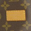 Sac bandoulière Louis Vuitton Saumur taille XL en toile monogram enduite et cuir naturel - Detail D4 thumbnail