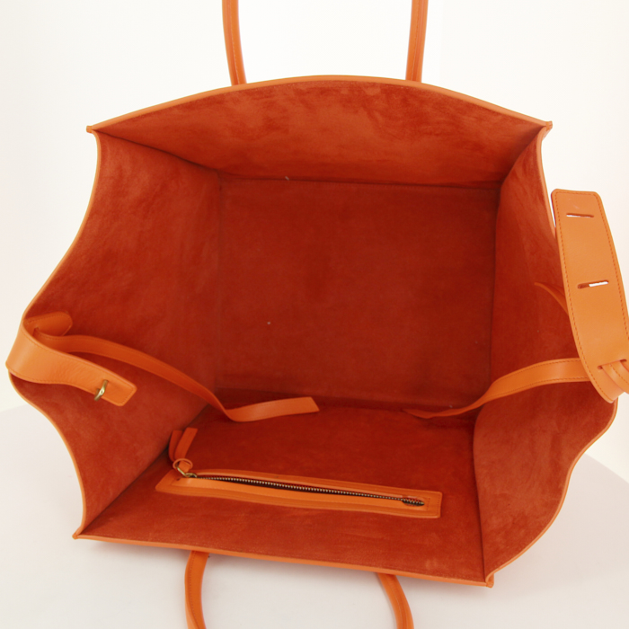 Bolso de mano Celine Phantom en cuero naranja - Detail D2
