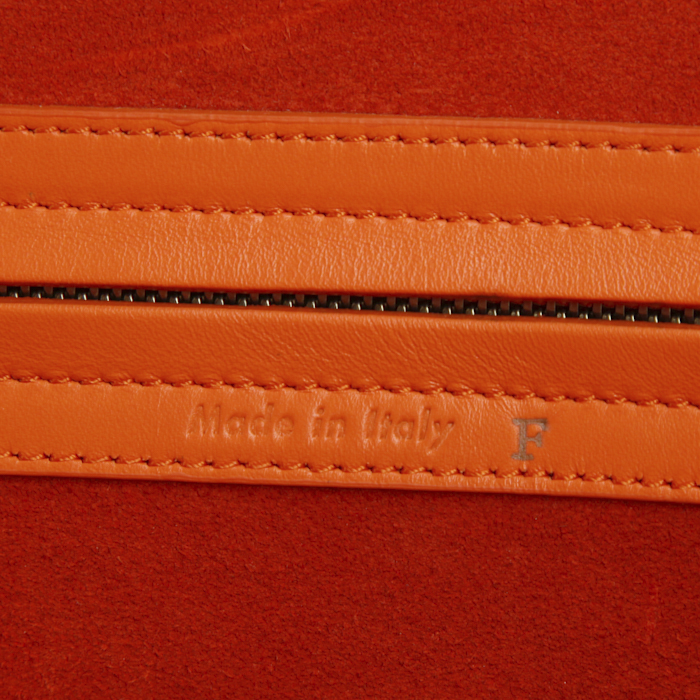 Bolso de mano Celine Phantom en cuero naranja - Detail D3