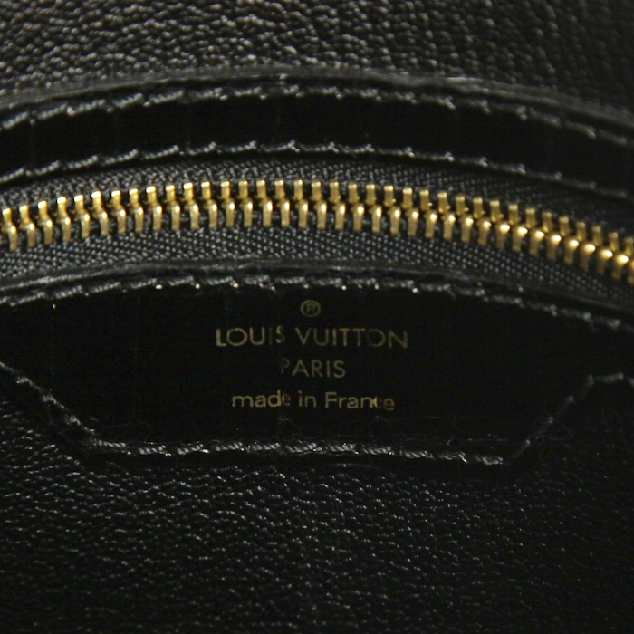 Bolso de mano Louis Vuitton Lockit  en cocodrilo negro - Detail D3