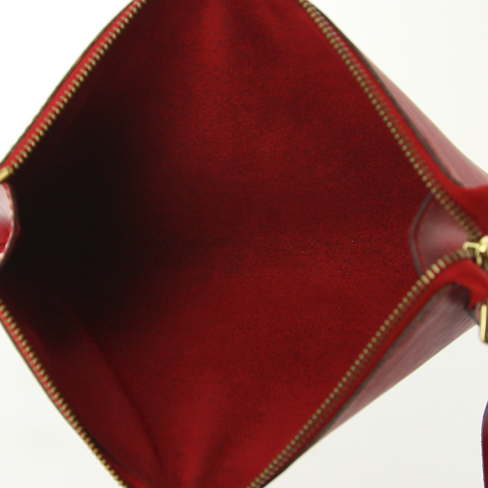 Pochette en cuir épi rouge - Detail D2