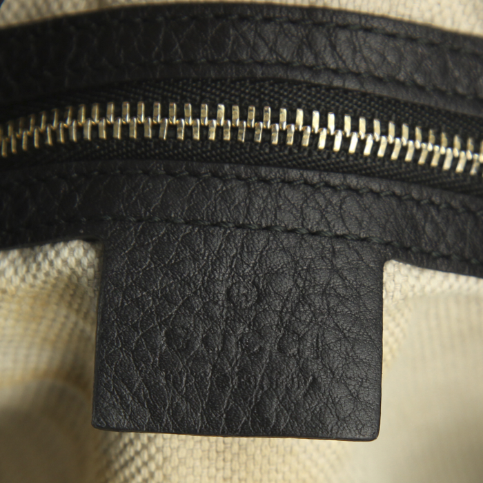 Gucci Soho shopping bag in black grained leather - Detail D4