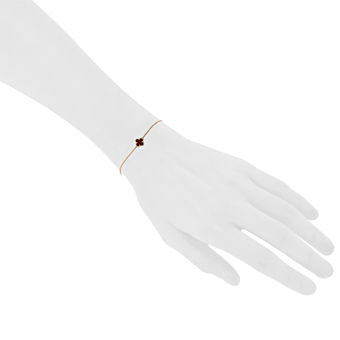 Bracelet Van Cleef & Arpels Sweet Alhambra en or rose et cornaline - Detail D1
