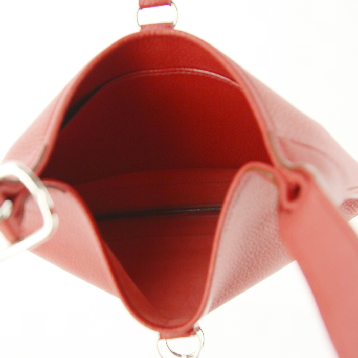 Sac à main Hermes Trim petit modèle en cuir grainé rouge - Detail D2
