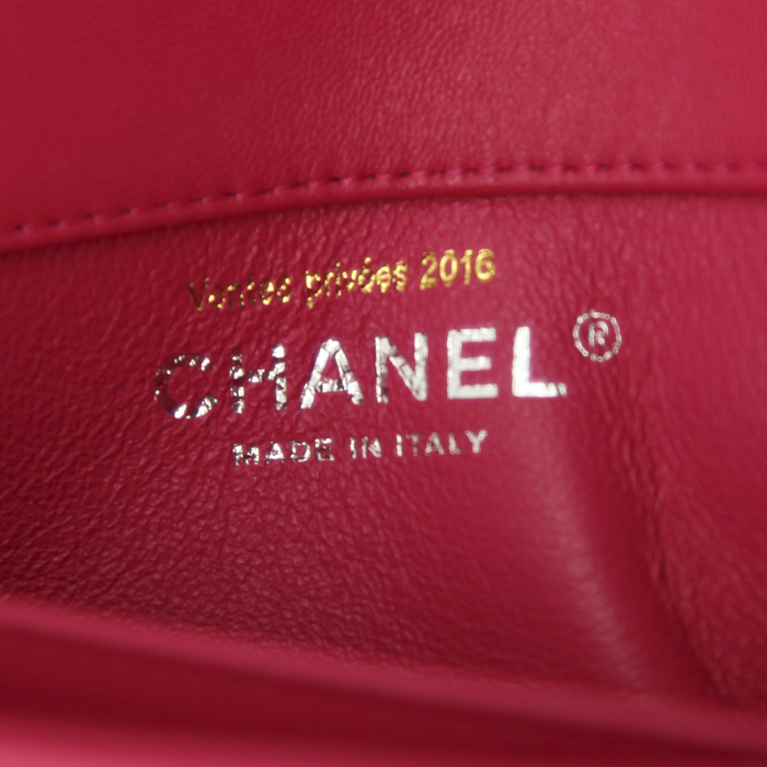 Chanel Mini Timeless shoulder bag in candy pink quilted leather - Detail D3