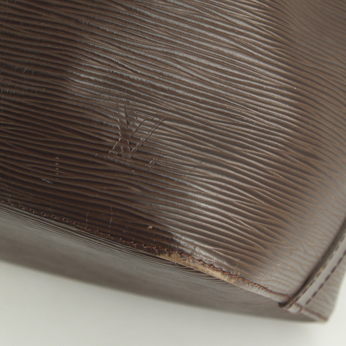 Louis Vuitton petit Noé small model shopping bag in chocolate brown epi leather - Detail D5