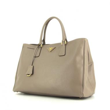 Sac à main Prada en cuir saffiano taupe