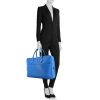 Hermes briefcase in electric blue grained leather - Detail D1 thumbnail