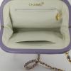 Bolso de mano Chanel Vintage en cuero acolchado violeta - Detail D2 thumbnail