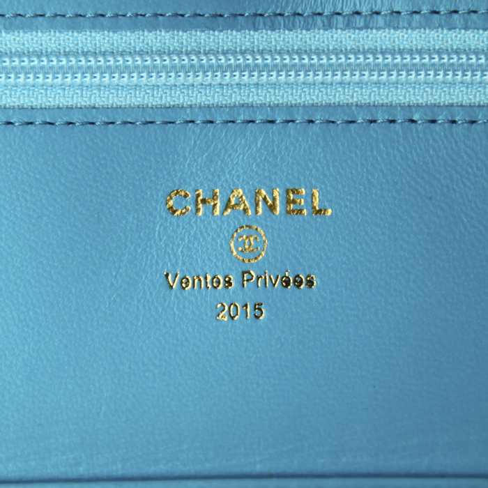 Bolso bandolera Chanel Wallet on Chain en cuero azul - Detail D4