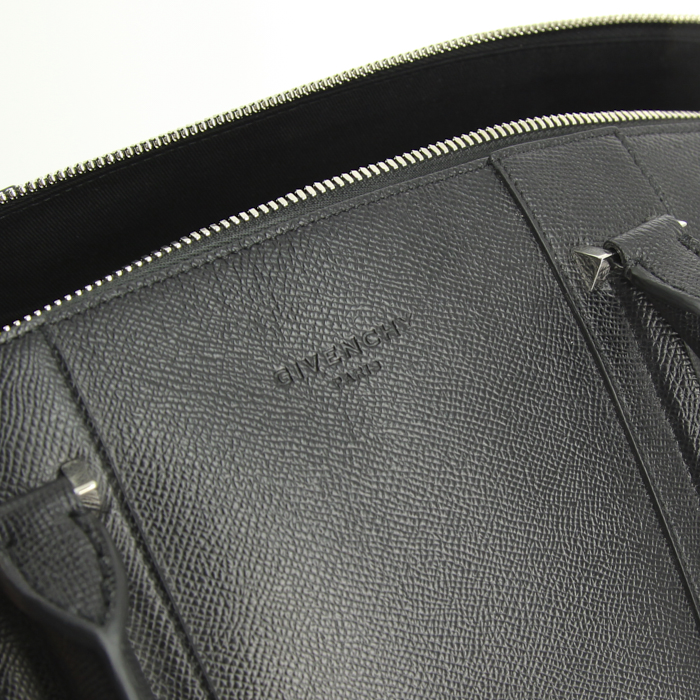 Weekend bag Lucrezia in dark blue leather - Detail D4