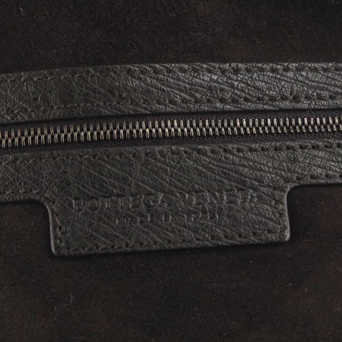 Sac à main Bottega Veneta en autruche marron - Detail D3