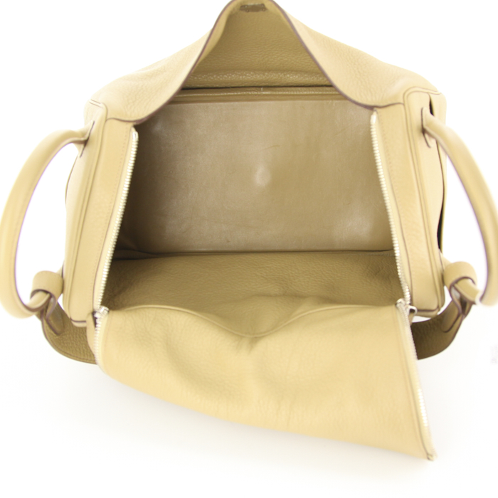 Sac à main Hermes Lindy 34 en cuir taurillon clémence beige-sable - Detail D2