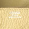 Hermes Lindy handbag in beige leather taurillon clémence - Detail D3 thumbnail
