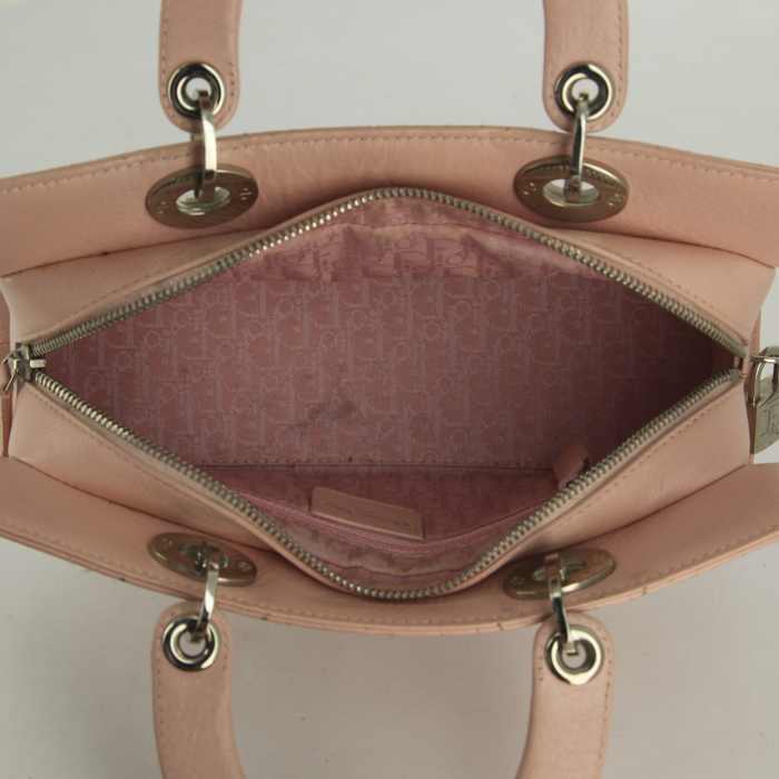 Bolso de mano Dior en cuero cannage color rosa claro - Detail D2