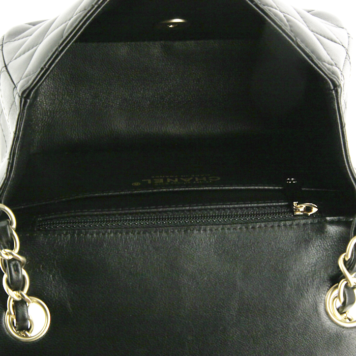 Bolso bandolera Chanel Mini Timeless en cuero acolchado negro - Detail D3