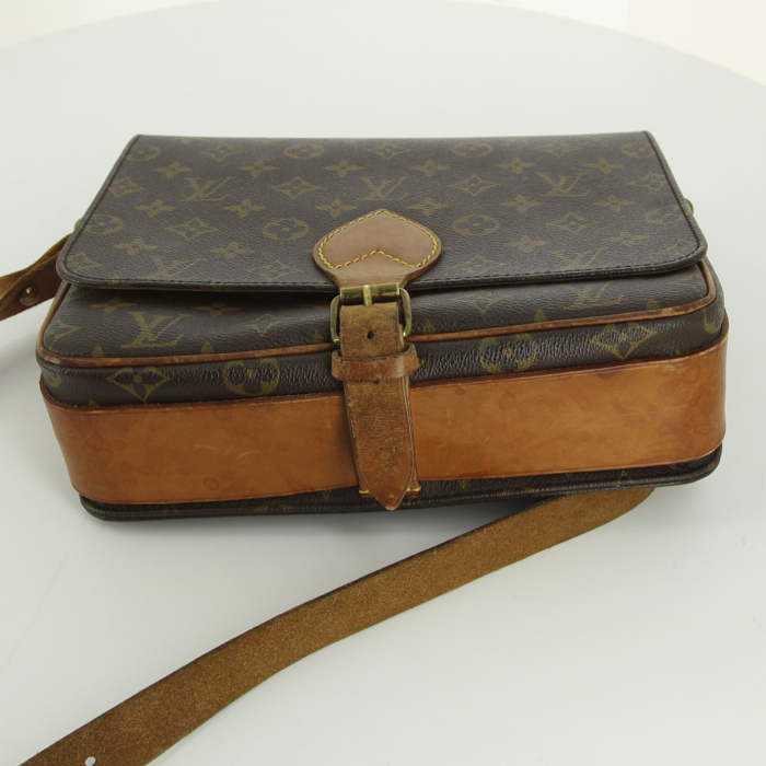 Louis Vuitton Cartouchiére messenger bag in monogram canvas and natural leather - Detail D3