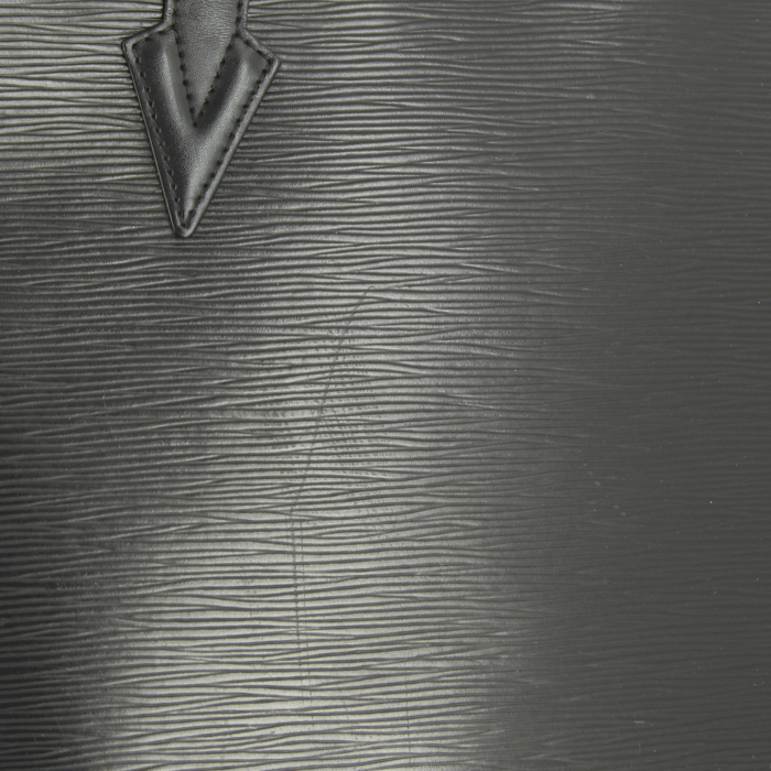 Louis Vuitton Lussac handbag in black epi leather - Detail D5