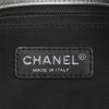 Chanel Timeless shoulder bag in silver leather - Detail D4 thumbnail