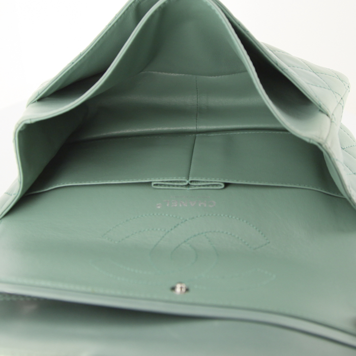 Borsa a tracolla Chanel 2.55 in pelle trapuntata verde acqua - Detail D3