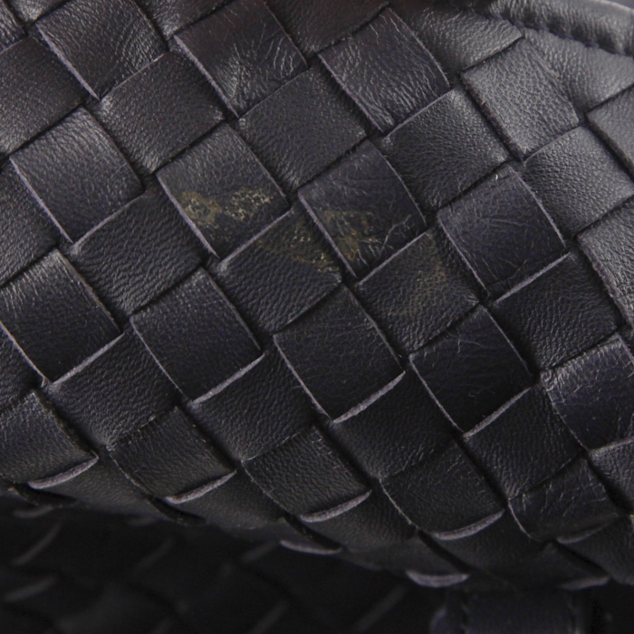Bolso de mano Bottega Veneta en cuero intrecciato violeta - Detail D4