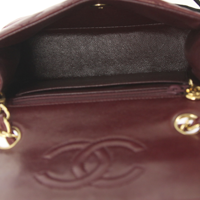 Sac bandoulière Chanel Mini Timeless en cuir matelassé bordeaux - Detail D2