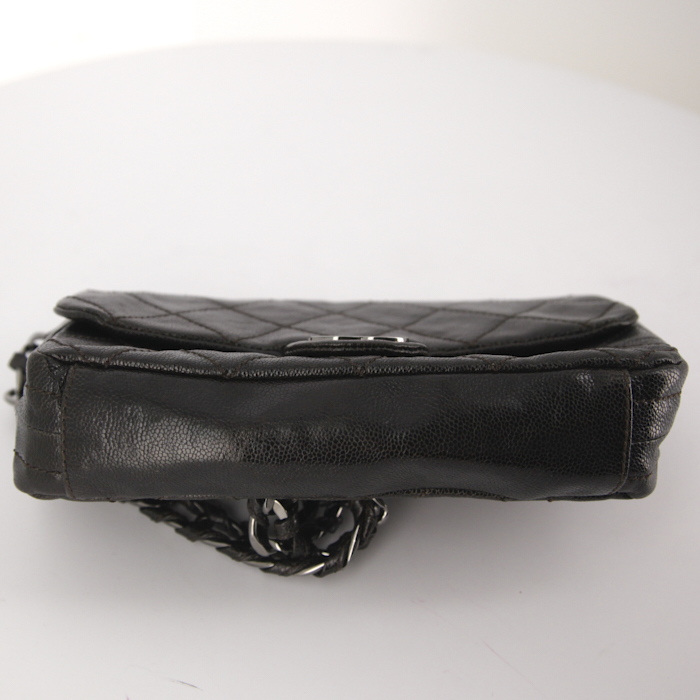 Chanel Timeless handbag in brown quilted grained leather - Detail D4