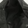 Shopping bag Chanel Grand Shopping in pelle verniciata nera e pelle trapuntata nera - Detail D2 thumbnail