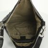 Gucci shoulder bag in black grained leather - Detail D2 thumbnail
