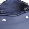 Borsa a tracolla Louis Vuitton Lockme II BB in pelle blu - Detail D3 thumbnail