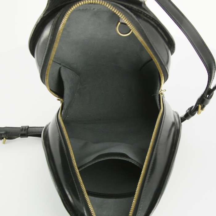 Louis Vuitton Mabillon backpack in black epi leather - Detail D2