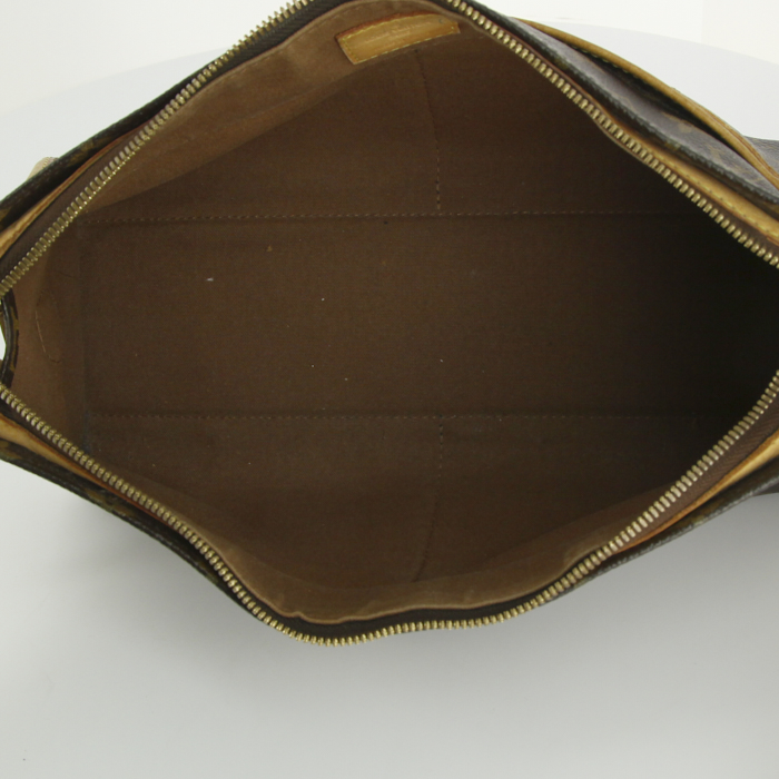 Sac porté épaule ou main Louis Vuitton Popincourt en toile monogram et cuir naturel - Detail D2