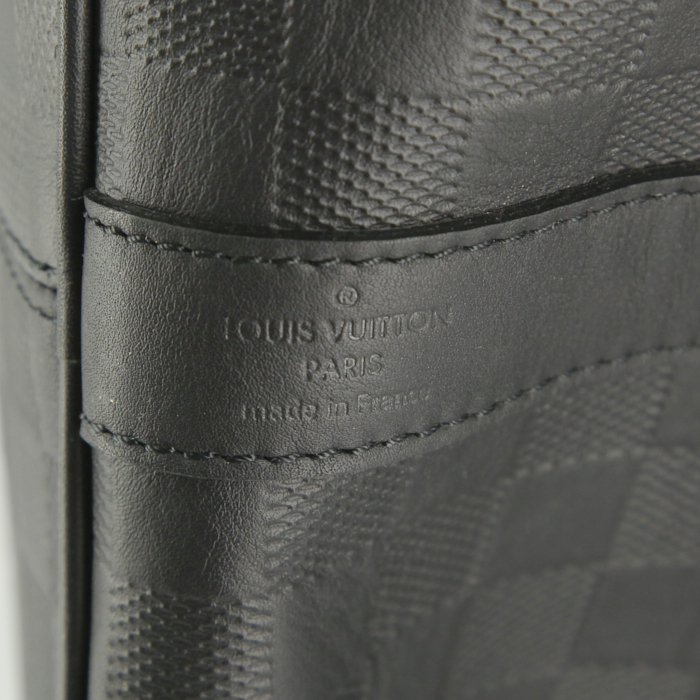 Sac de voyage Louis Vuitton Keepall - Travel Bag en cuir noir - Detail D5