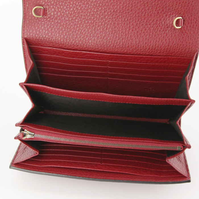 Sac bandoulière Gucci en cuir grainé rouge - Detail D2