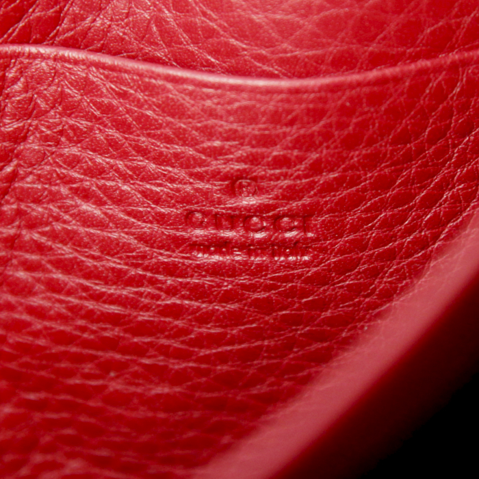 Gucci shoulder bag in red grained leather - Detail D3