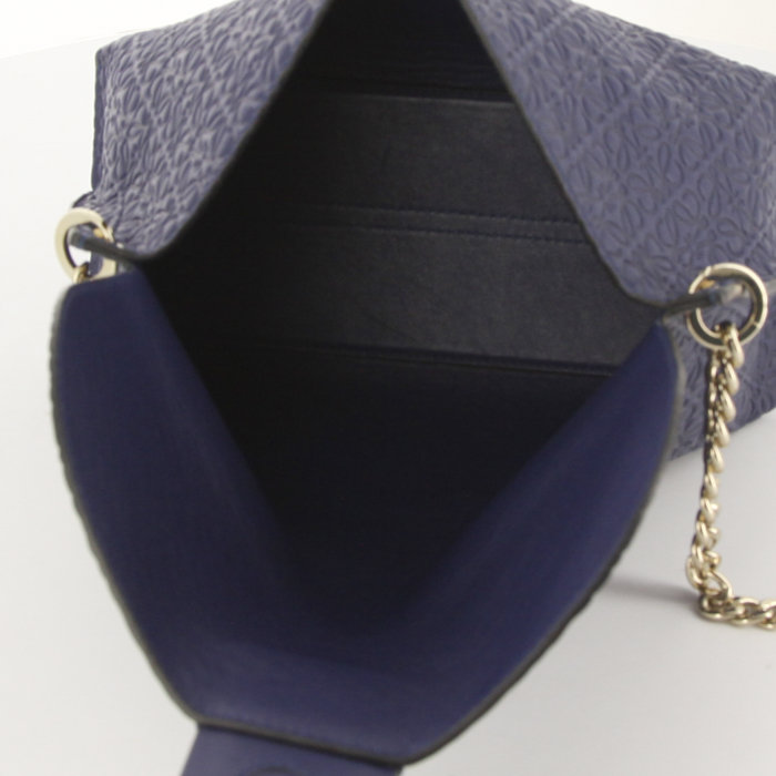 Bolso bandolera Loewe en cuero azul - Detail D2