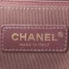 Bolso de mano Chanel Timeless en cuero acolchado color topo - Detail D4 thumbnail