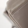 Bolso de mano Chanel Timeless en cuero acolchado color topo - Detail D5 thumbnail