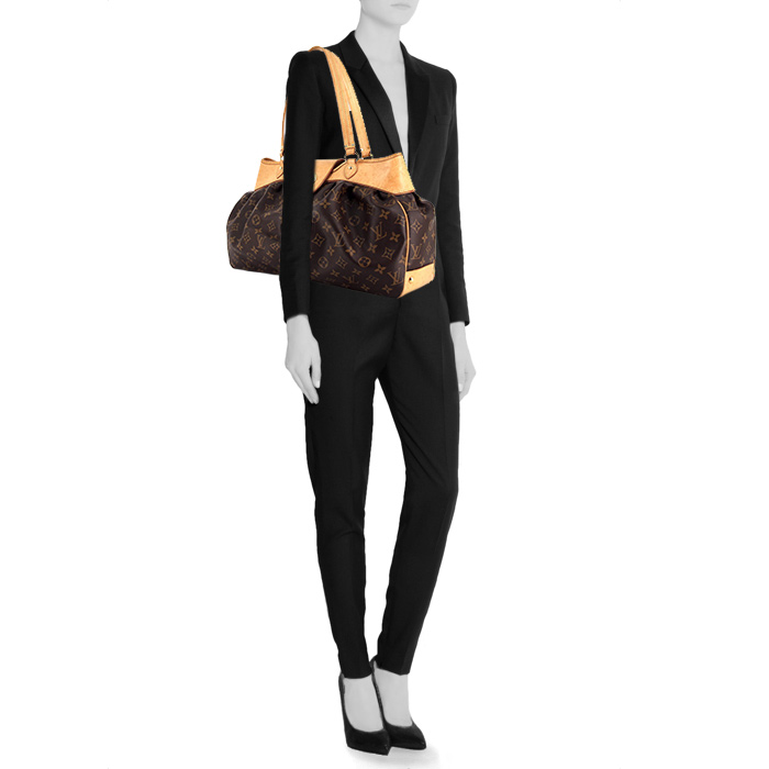 Louis Vuitton Boétie medium model handbag in monogram canvas and natural leather - Detail D1