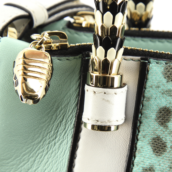 Borsa Bulgari in pelle verde acqua bianca e nera e pitone grigio - Detail D5