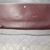 Chanel 2.55 shoulder bag in grey quilted leather - Detail D5 thumbnail