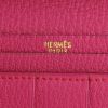 Portefeuille Hermes Béarn en cuir grainé rose-fushia - Detail D3 thumbnail