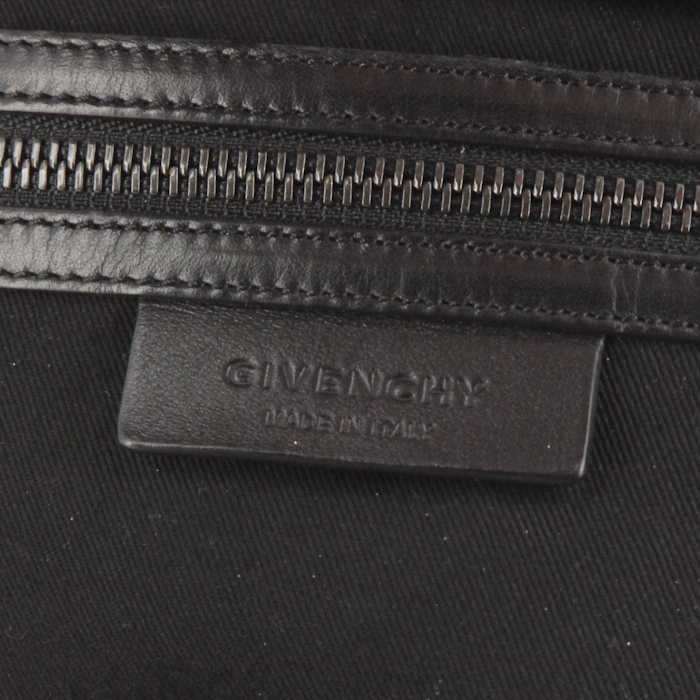 Bolso de mano Givenchy Antigona en cuero granulado rojo Vif - Detail D4