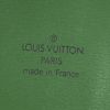 Louis Vuitton Cluny handbag in green epi leather - Detail D3 thumbnail