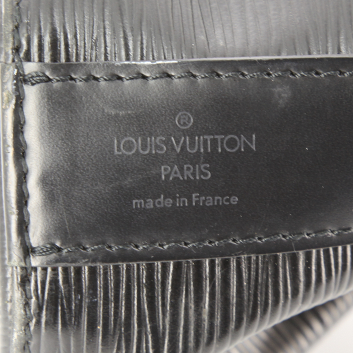 Sac à main Louis Vuitton en cuir épi noir - Detail D3
