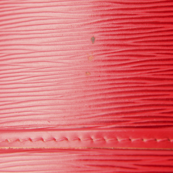 Sombrerera Louis Vuitton en cuero Epi rojo - Detail D5