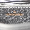 Sac bandoulière Louis Vuitton Saint Cloud en cuir épi noir - Detail D3 thumbnail