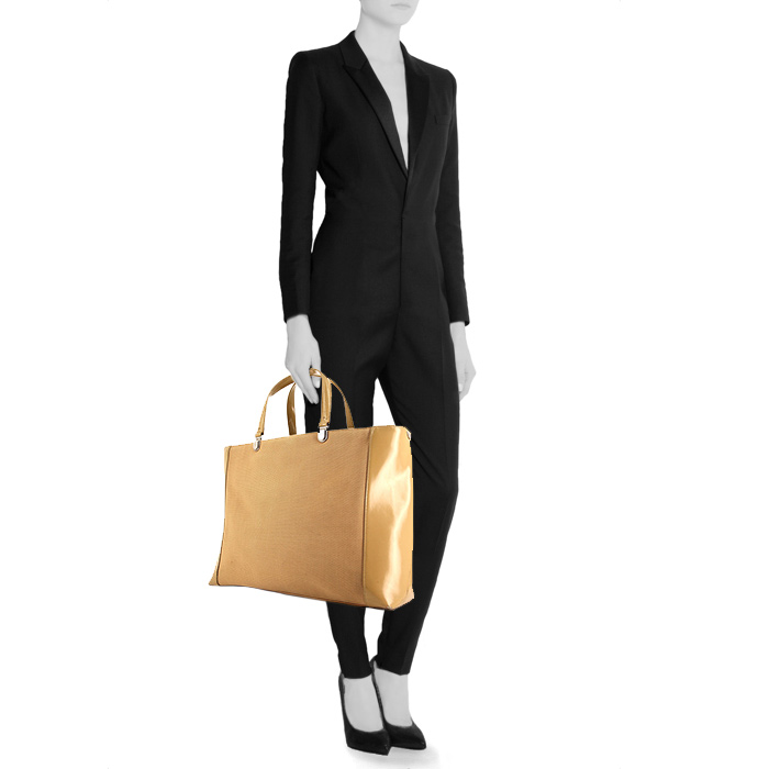 Dior handbag in beige canvas and beige patent leather - Detail D1